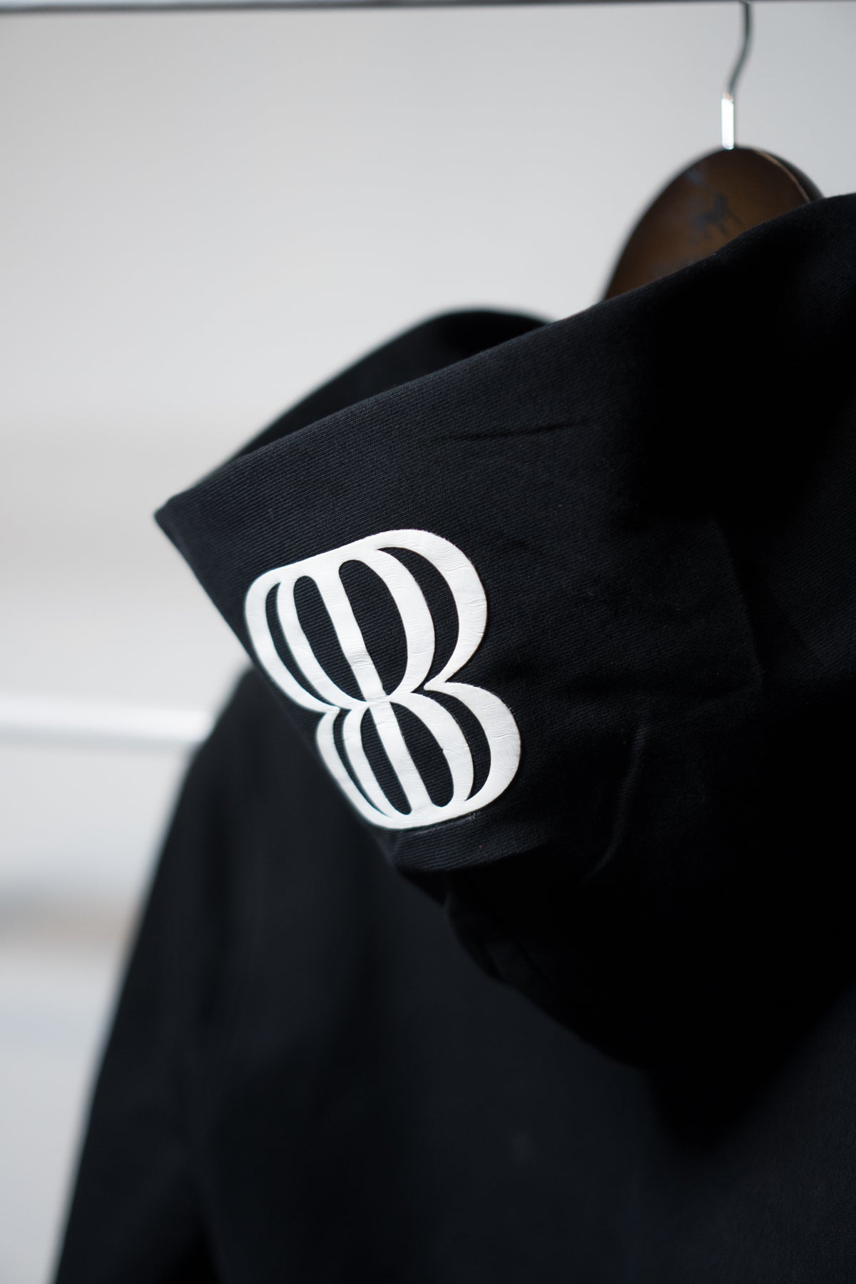 POLERÓN BLANKO HOODIE.ZIP