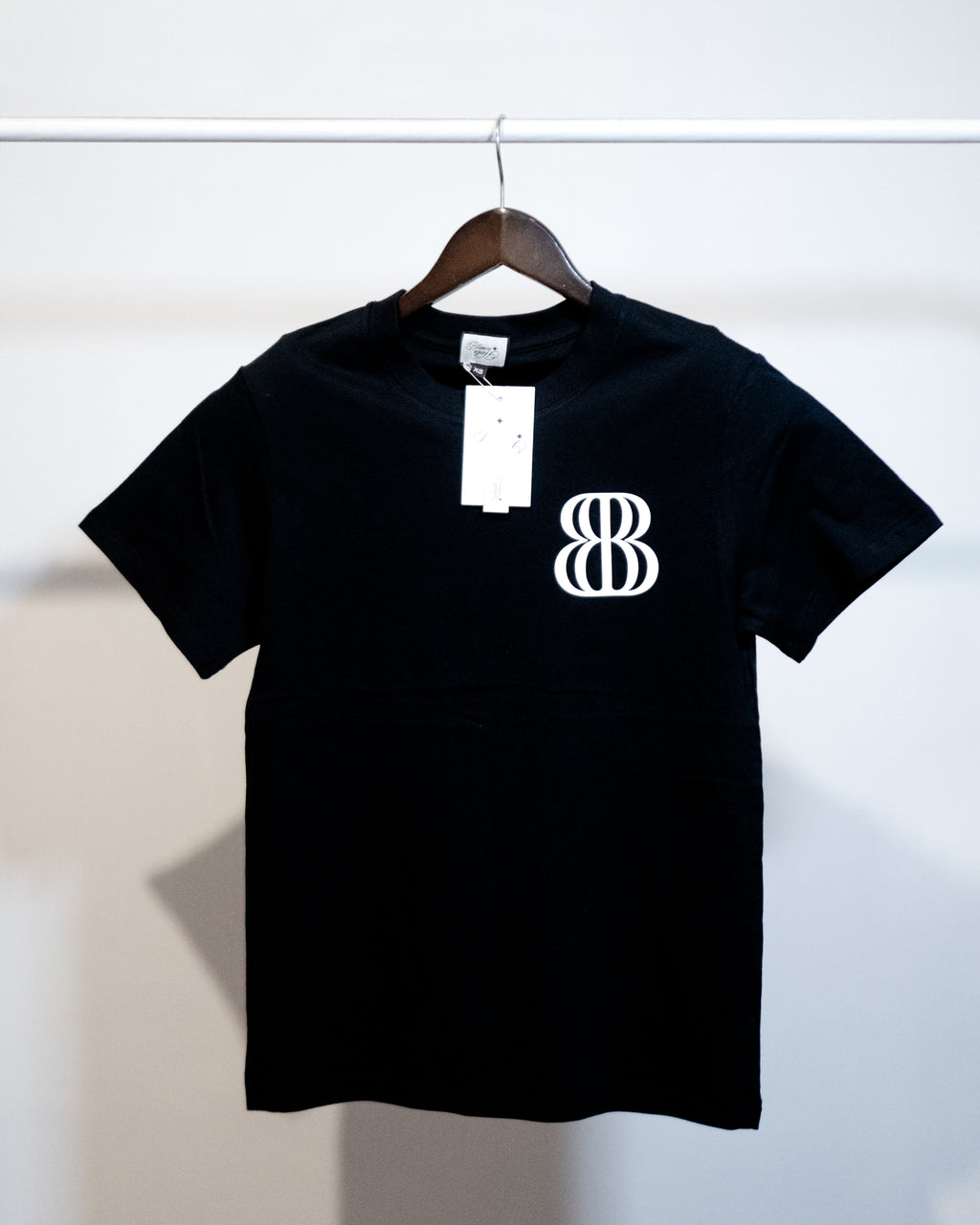 POLERA BLANKO LOGO.ZIP